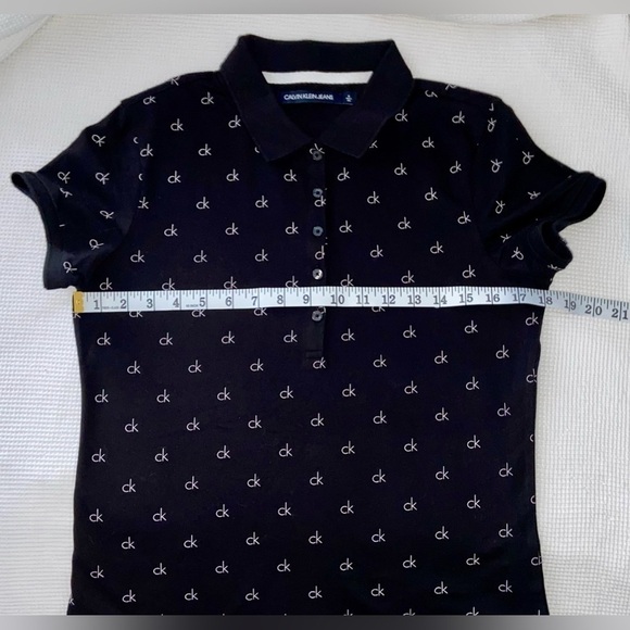 Women’s Calvin Klein Jeans all over logo black polo size medium - Picture 4 of 9